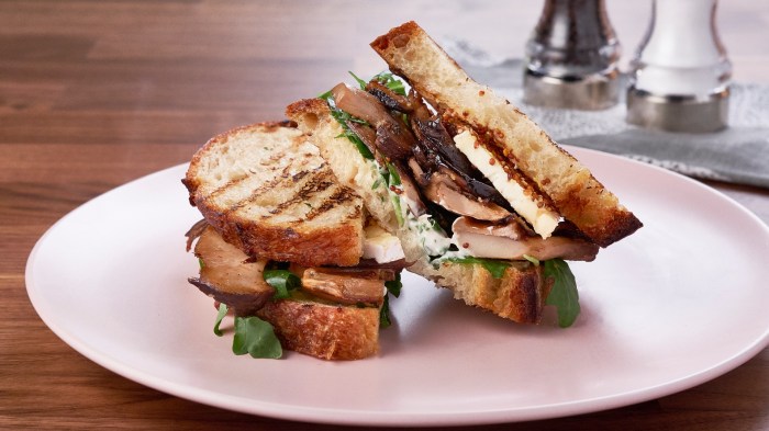 Roasted Mushroom Sandwich with Horseradish Aioli