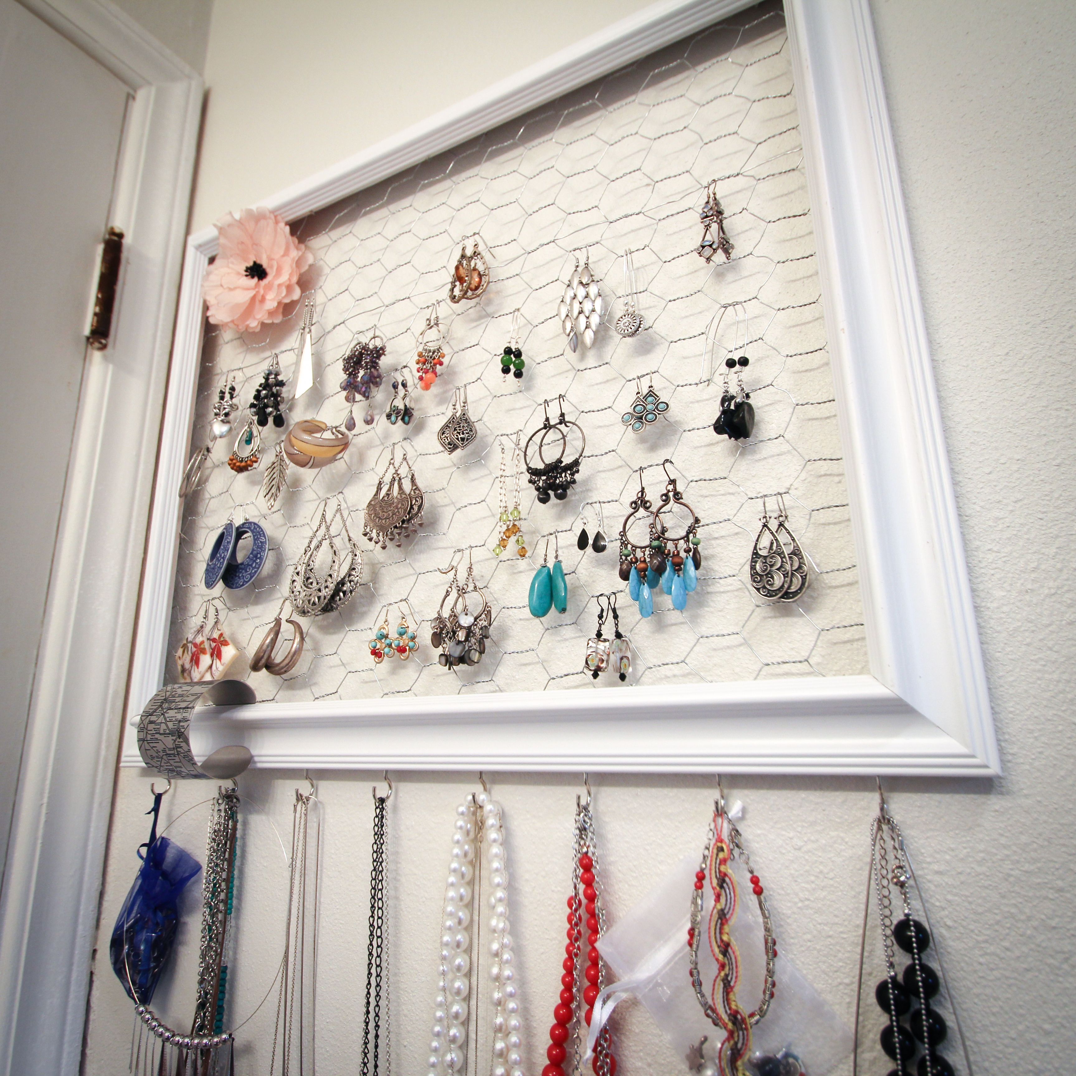 Creative ways to display jewelry